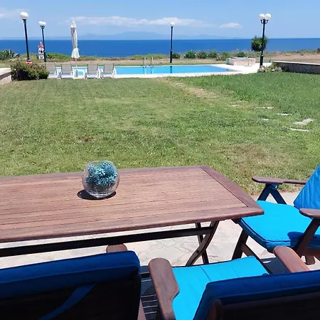 Blue Pastel-cliffside Villa, Shared Pool, Wild Sandy Nearby Nea Poteidaia