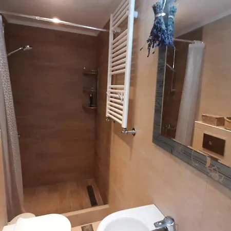 Blue Pastel-cliffside Villa, Shared Pool, Wild Sandy Nearby 네아 포티데아