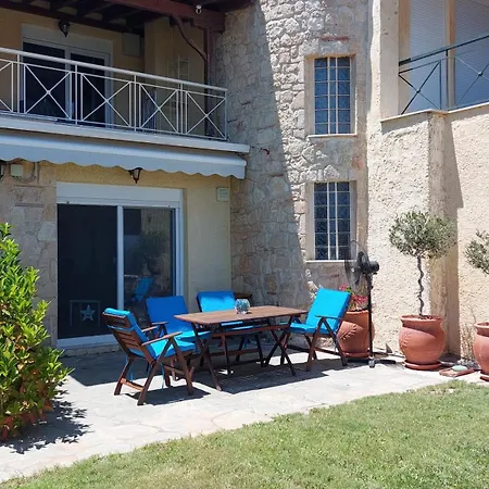 Blue Pastel-cliffside Villa, Shared Pool, Wild Sandy Nearby Feriehus Nea Poteidaia