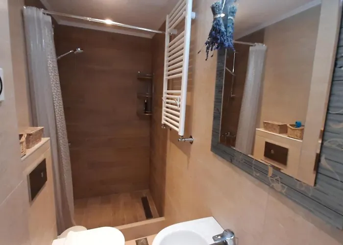 Blue Pastel-cliffside Villa, Shared Pool, Wild Sandy Nearby Nea Poteidaia