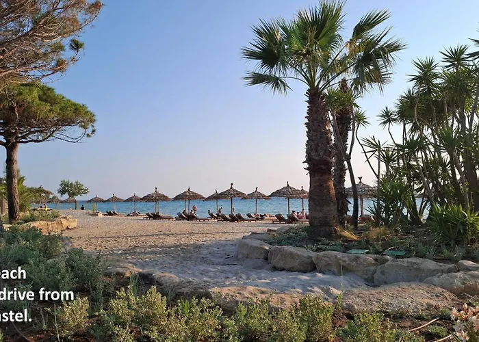 Vakantiehuis Blue Pastel-cliffside Villa, Shared Pool, Wild Sandy Nearby *